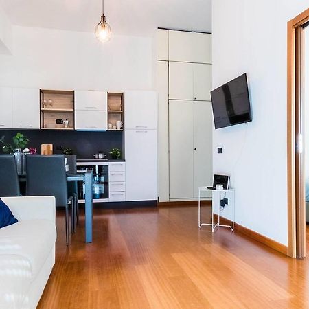 Hintown Duomo Via Baracchini Apartman Milánó Kültér fotó